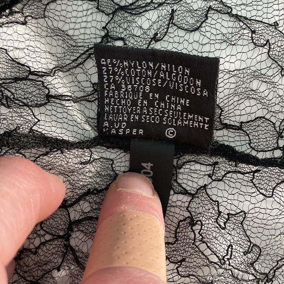 Albert Nipon Black Lace Evening Wrap With Sleeves Size 8 NWT - Picture 4 of 8